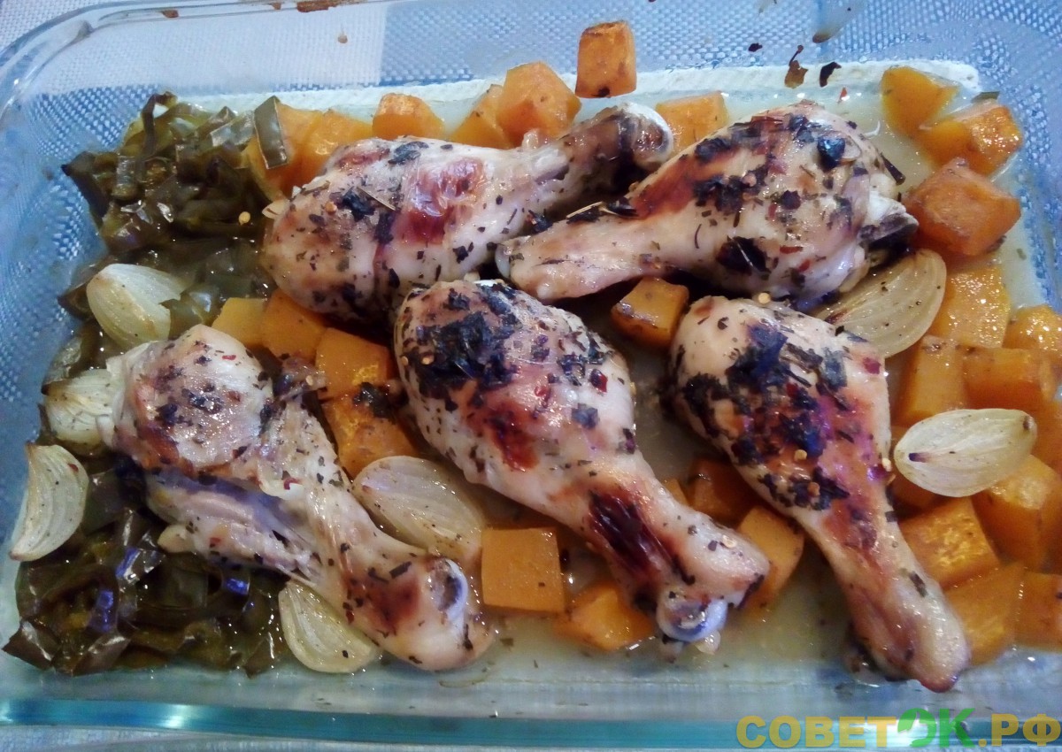 6 куриные ножки с овощами: тыквой, луком и зелёным перцем