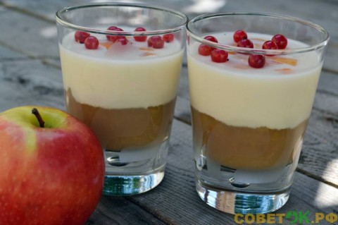 Воздушный яблочный десерт со сметанным кремом